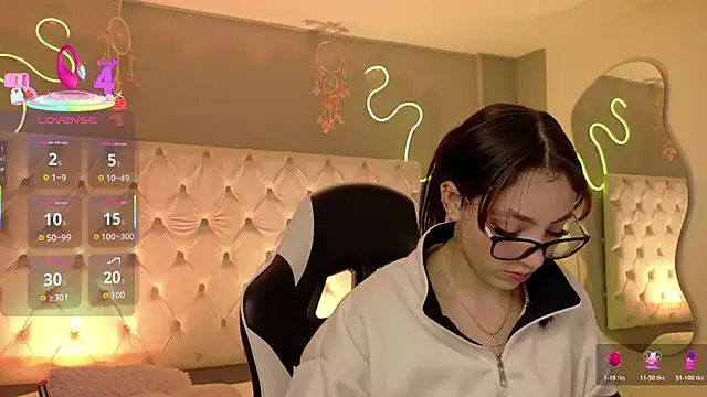 Megan  cole1 online show from February 19, 4:19 am