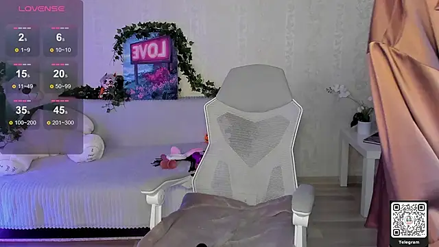 ArleneThomas online show from April 10, 2:11 pm