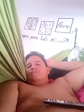 Snapshot of reguetones92 chatting on September 21, 4:41 pm reguetones92 online show from September 21, 4:41 pm