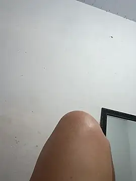 Snapshot of reguetones92 chatting on September 25, 7:39 pm reguetones92 online show from September 25, 7:39 pm