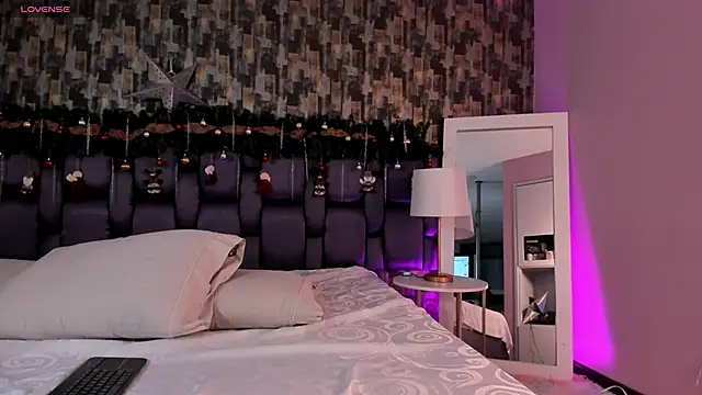 VeraBlazze online show from December 15, 1:37 pm