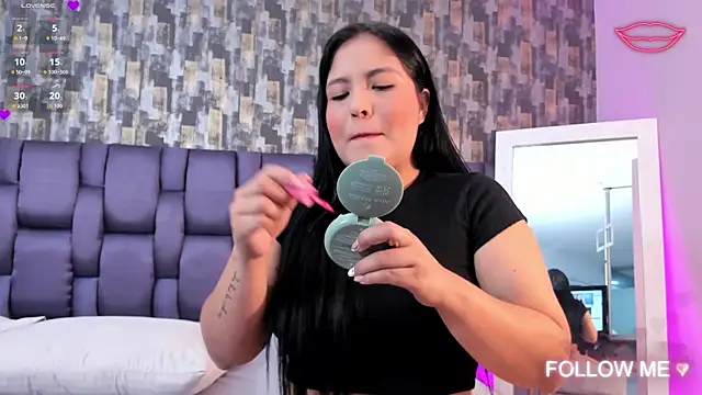 VeraBlazze online show from January 6, 1:59 pm