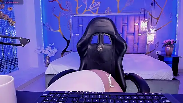 ShylySweet online show from October 15, 5:07 am