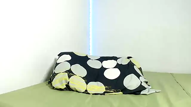 IsaXander743 online show from October 2, 2:51 am