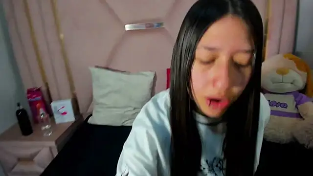 venusmorgan online show from October 6, 4:37 pm