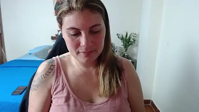 Secret Bella online show from November 18, 11:25 am