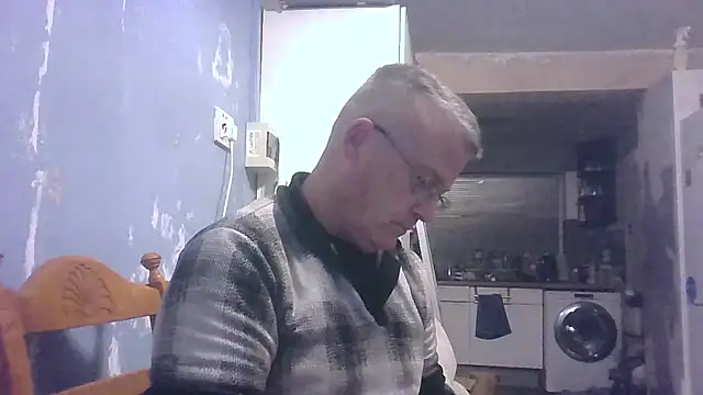 hefin18 online show from December 3, 9:57 pm