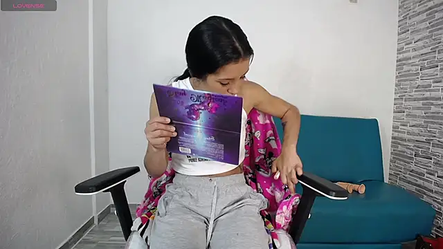 Snapshot of Kony_Lan chatting on February 9, 12:42 pm Kony Lan online show from February 9, 12:42 pm