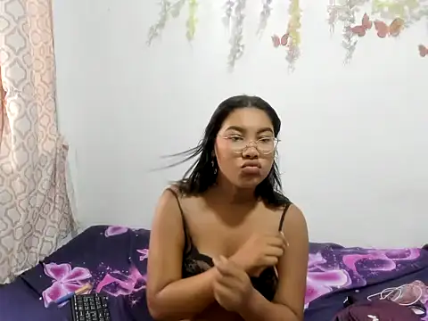 Snapshot of Liana_hot12 chatting on June 19, 2:21 pm Liana hot12 online show from June 19, 2:21 pm