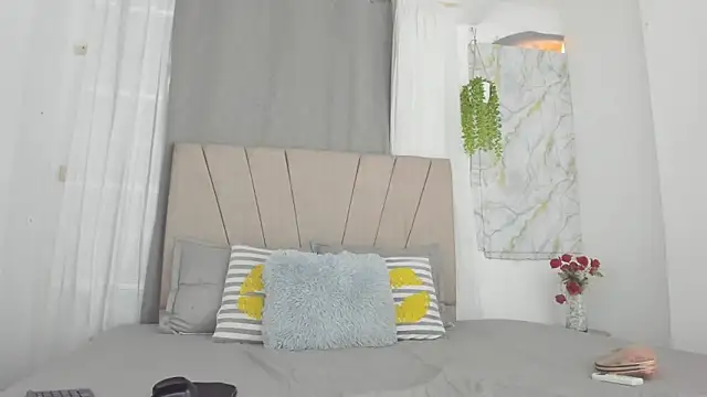 Snapshot of Lady_miss___ chatting on March 19, 1:15 pm Lady miss online show from March 19, 1:15 pm