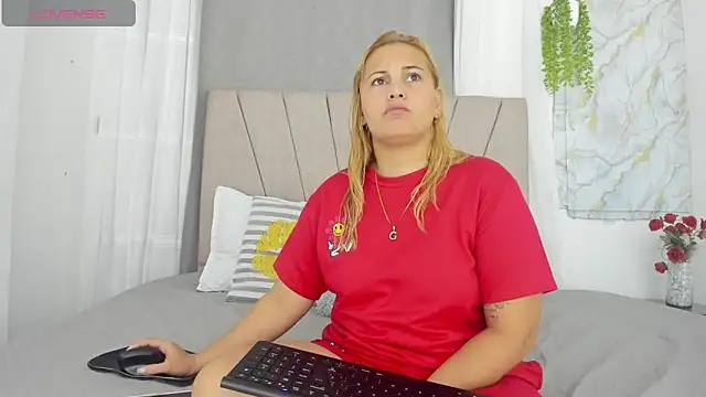 Snapshot of Lady_miss___ chatting on March 23, 12:53 pm Lady miss online show from March 23, 12:53 pm