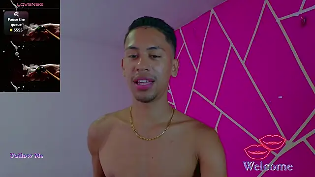 dylan apol0 online show from November 30, 12:03 am