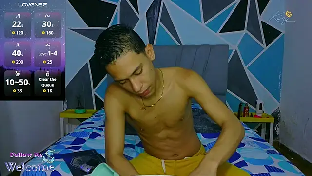 dylan apol0 online show from May 30, 1:35 am