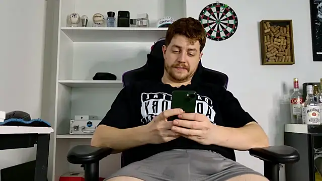 Snapshot of aaron_nvk chatting on June 12, 4:22 am aaron nvk online show from June 12, 4:22 am