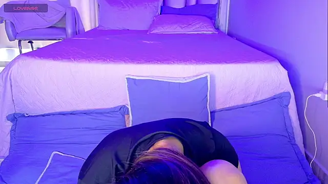 InnoocentLunaa online show from September 12, 3:45 pm