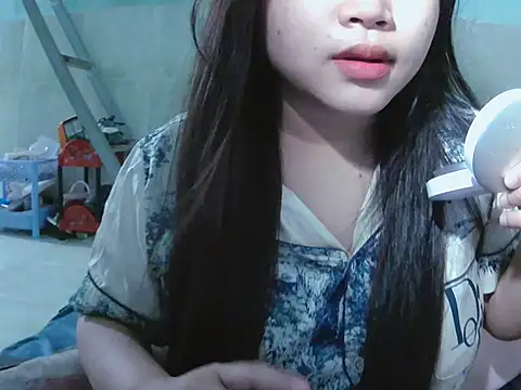 Snapshot of Lily3322 chatting on March 18, 6:44 pm Lily3322 online show from March 18, 6:44 pm