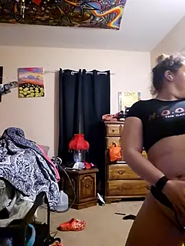 Snapshot of nuttiebuddy1 chatting on November 5, 12:21 am nuttiebuddy1 online show from November 5, 12:21 am