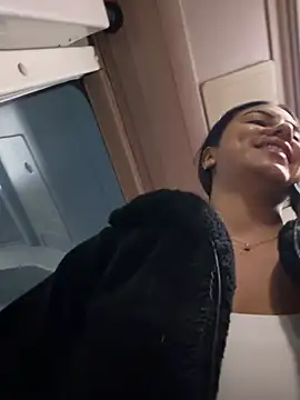 Sarahcutexoxox online show from March 7, 10:45 am