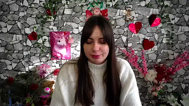 Amanda Bright  online show from January 17, 8:30 am