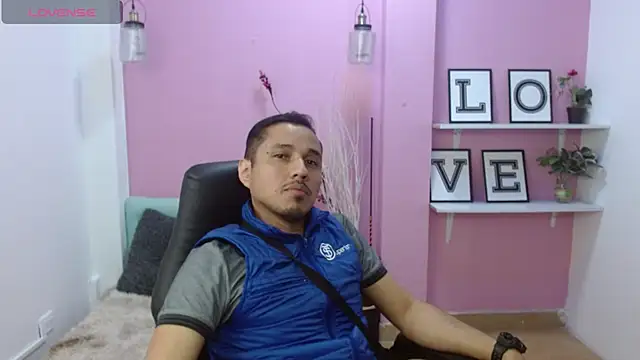 ColombiaStrip online show from October 2, 3:19 pm