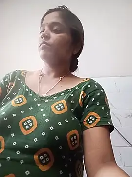 Snapshot of Trisha_71 chatting on June 23, 4:10 am Trisha 71 online show from June 23, 4:10 am