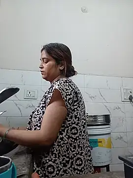 Snapshot of Trisha_71 chatting on July 14, 12:22 pm Trisha 71 online show from July 14, 12:22 pm