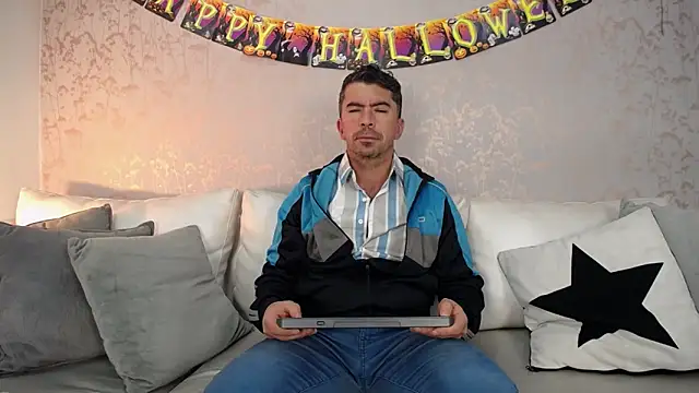 JuanKFit 45 online show from October 28, 1:47 pm