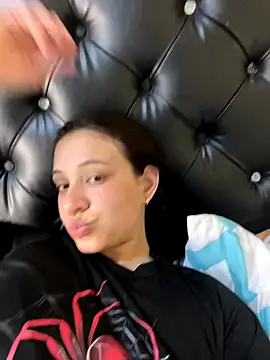 Snapshot of HinataArai chatting on October 2, 7:54 pm HinataArai online show from October 2, 7:54 pm