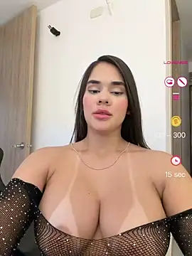 Snapshot of BellaLeclair chatting on May 6, 7:41 pm BellaLeclair online show from May 6, 7:41 pm
