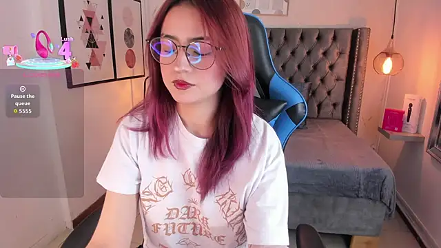 Snapshot of Lily_Fleming chatting on September 15, 7:25 pm Lily Fleming online show from September 15, 7:25 pm