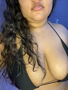 qxmila1 online show from October 28, 8:33 pm