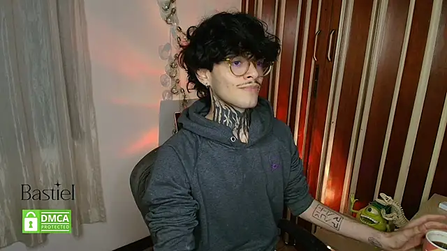 Mihail leroy online show from September 19, 2:35 am