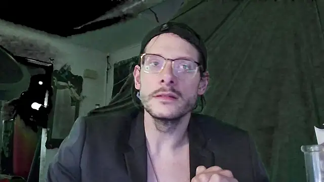 MasterDaddyCool online show from October 22, 8:30 pm