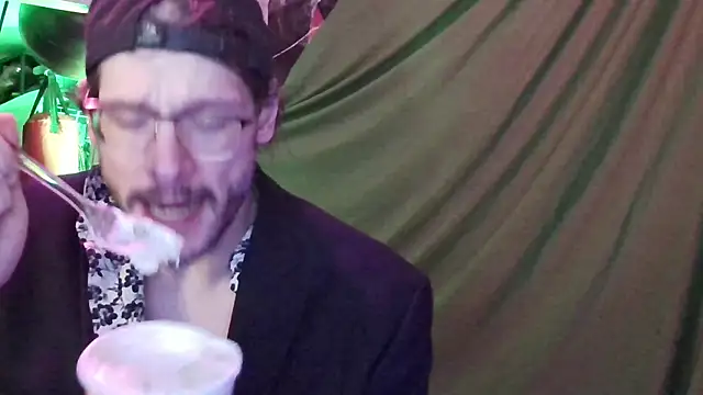 MasterDaddyCool online show from October 28, 4:27 am