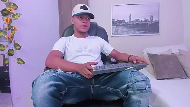 Ricky Owens1 online show from November 4, 9:03 pm