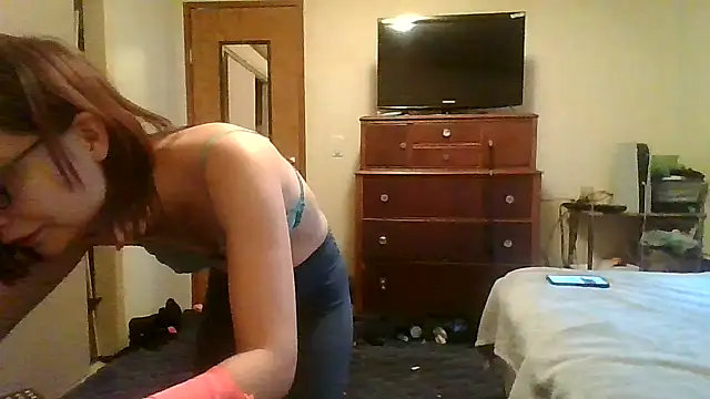 spicyphoenix online show from January 8, 5:15 pm