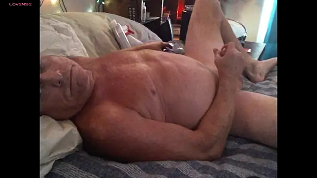 Pussyeat2please online show from September 27, 3:06 pm