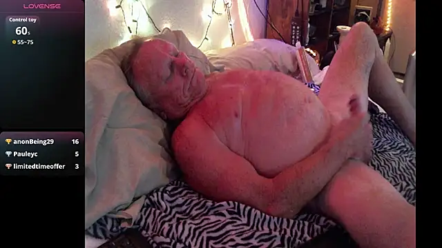 Pussyeat2please online show from April 14, 12:33 pm