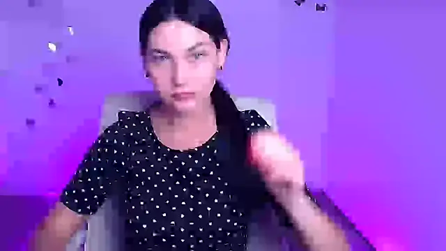 Lune Moon online show from September 13, 11:32 am