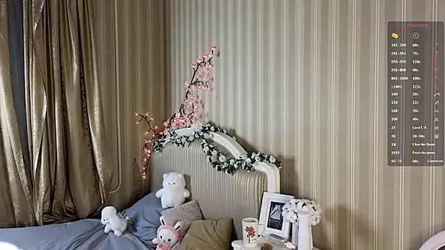 Juuulia  online show from February 27, 2:50 pm