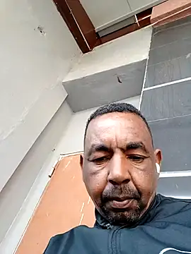 Snapshot of Bob_black chatting on February 16, 2:35 pm Bob black online show from February 16, 2:35 pm