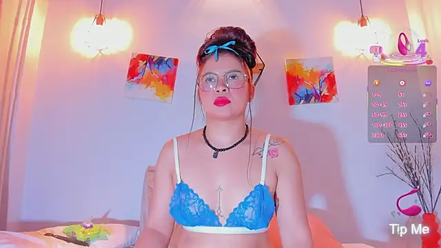 Karlaliones69 online show from September 30, 11:48 am