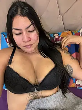 julianamascarada online show from July 31, 1:27 am