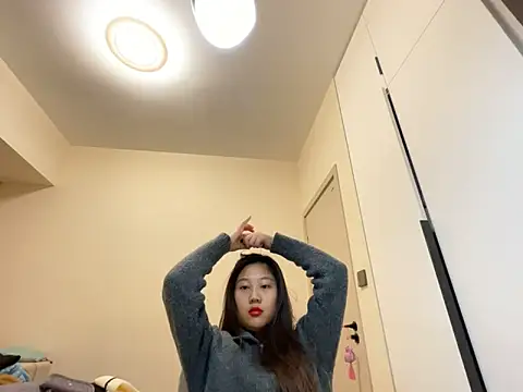 xena0501 online show from December 14, 10:09 am