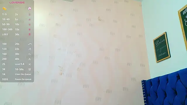 cutepetitee online show from September 28, 7:08 pm