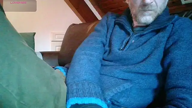 Snapshot of Vrenico-SC chatting on October 17, 3:25 pm Vrenico-SC online show from October 17, 3:25 pm