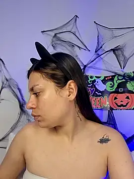 AmaiaSalvatore online show from November 1, 9:06 pm