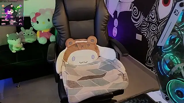 Yuhwan  online show from November 10, 7:13 pm