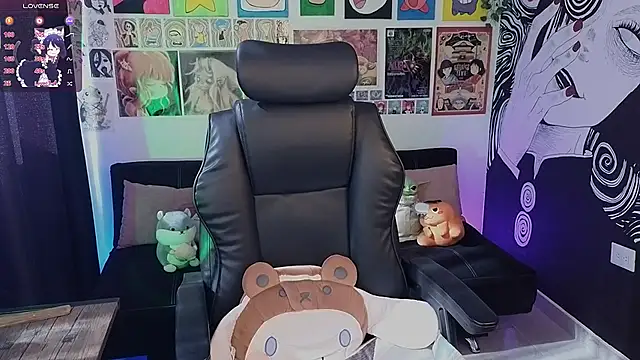 Yuhwan  online show from November 22, 7:35 pm