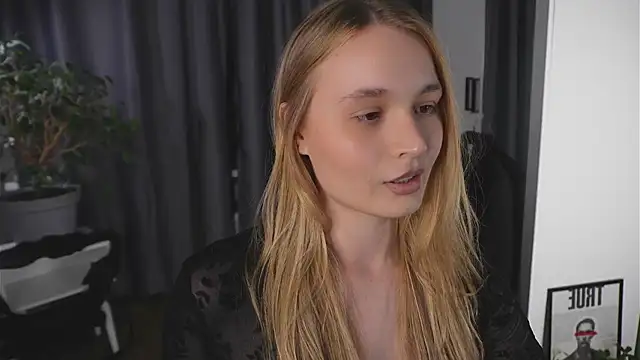 lisa schiele online show from October 21, 8:20 pm